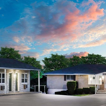 ナイツ イン パイン グローブ Pa Pine Grove  エクステリア 写真