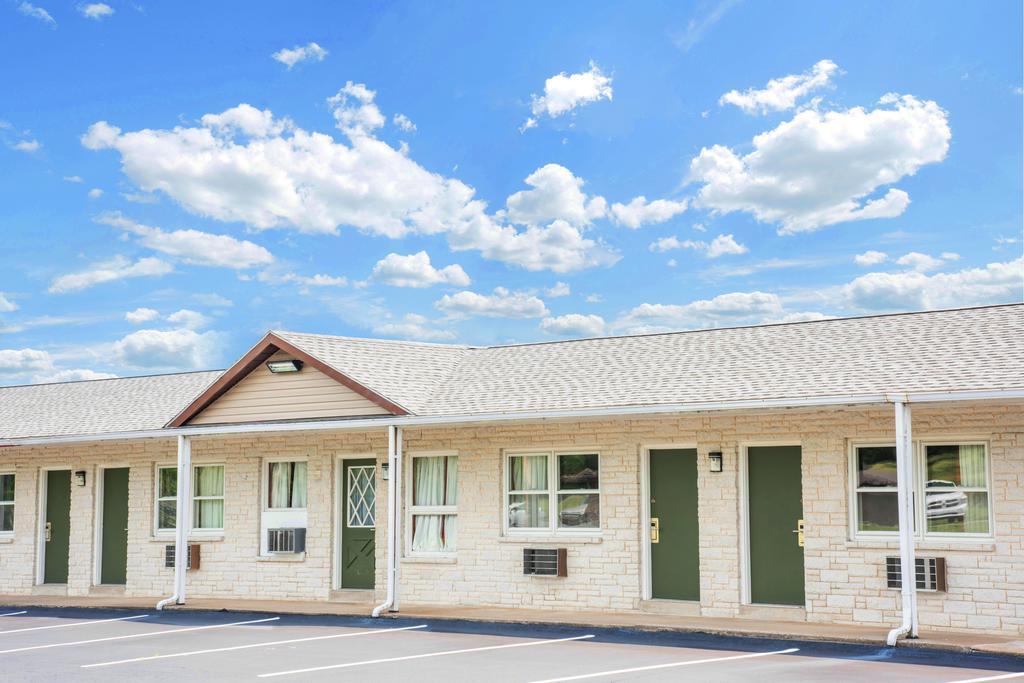 ナイツ イン パイン グローブ Pa Pine Grove  エクステリア 写真