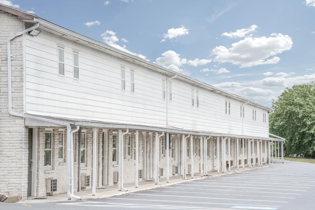 ナイツ イン パイン グローブ Pa Pine Grove  エクステリア 写真