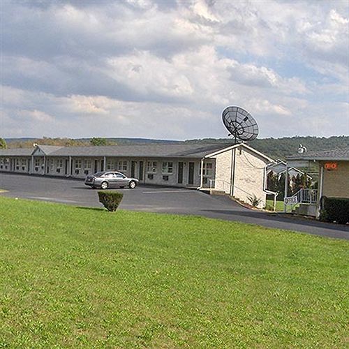 ナイツ イン パイン グローブ Pa Pine Grove  エクステリア 写真